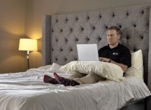 Working-from-the-bed